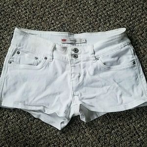 White Levi Shorty shorts